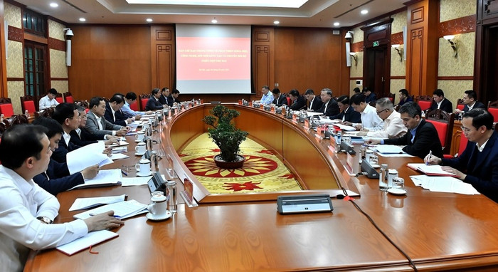 Các đại biểu tại phiên họp thứ hai của Ban Chỉ đạo Trung ương về phát triển khoa học, công nghệ, đổi mới sáng tạo và chuyển đổi số. Ảnh: VGP 13-1741092276419879328975-1741-4273-6961-1741098890.jpg